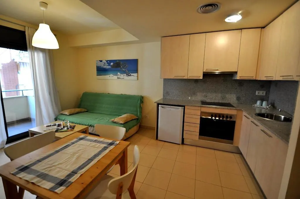 Apartments Diamond House - Lloretholiday - Granada 0*, Lloret de Mar