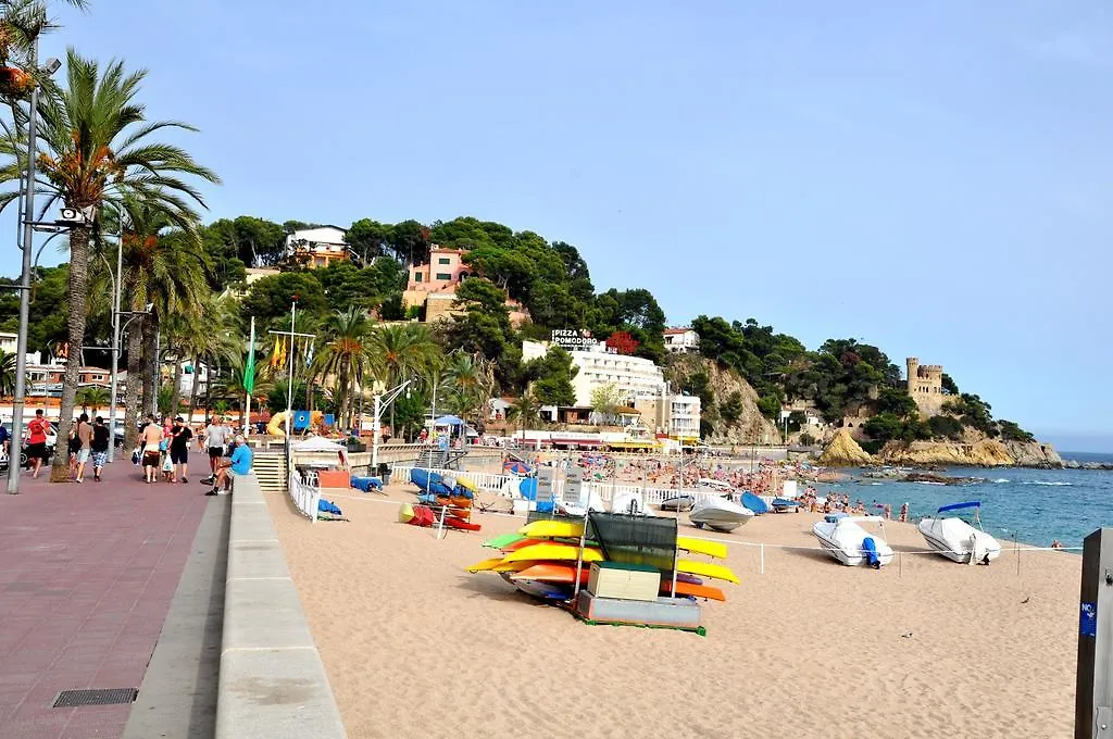 Apartments Diamond House - Lloretholiday - Granada 0*, Lloret de Mar Spain