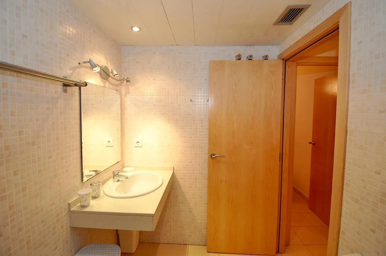 Apartments Diamond House - Lloretholiday - Granada Lloret de Mar