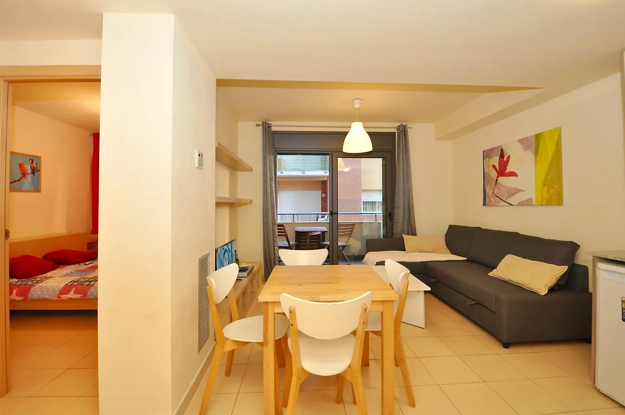 Apartments Diamond House - Lloretholiday - Granada 0*, Lloret de Mar Spain